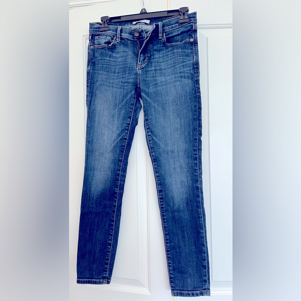 Mid rise Banana Republic skinny ankle jeans!